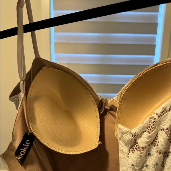 White Lace Dress with custom crystals for engagement - Picture 3 of 3